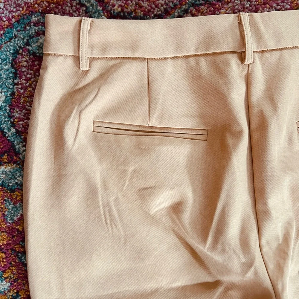 Walter Baker versatile back closure